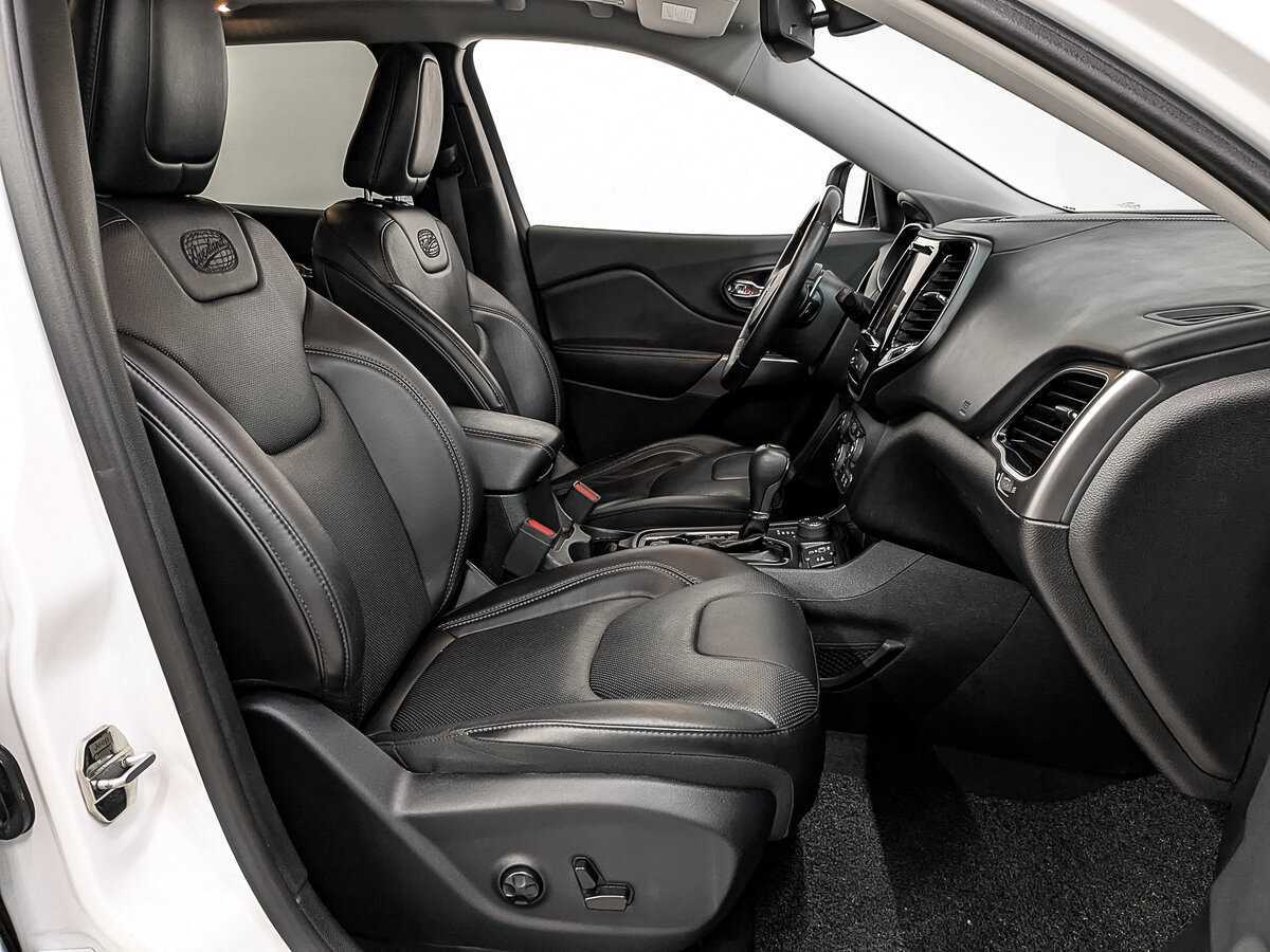 Б/У Джип Чироки 2019 года. Фото: #21