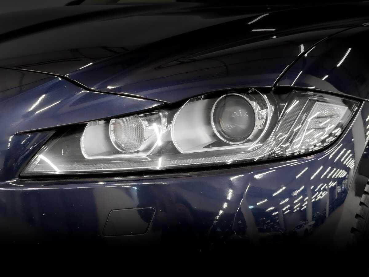 Б/У Ягуар Ф-Пэйс 2017 года. Фото: #16