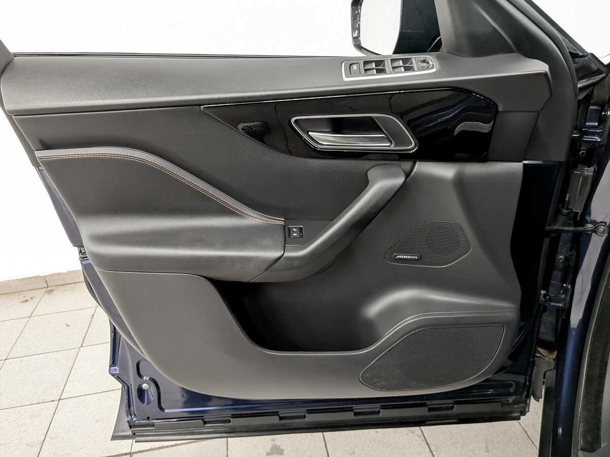 Б/У Ягуар Ф-Пэйс 2017 года. Фото: #18