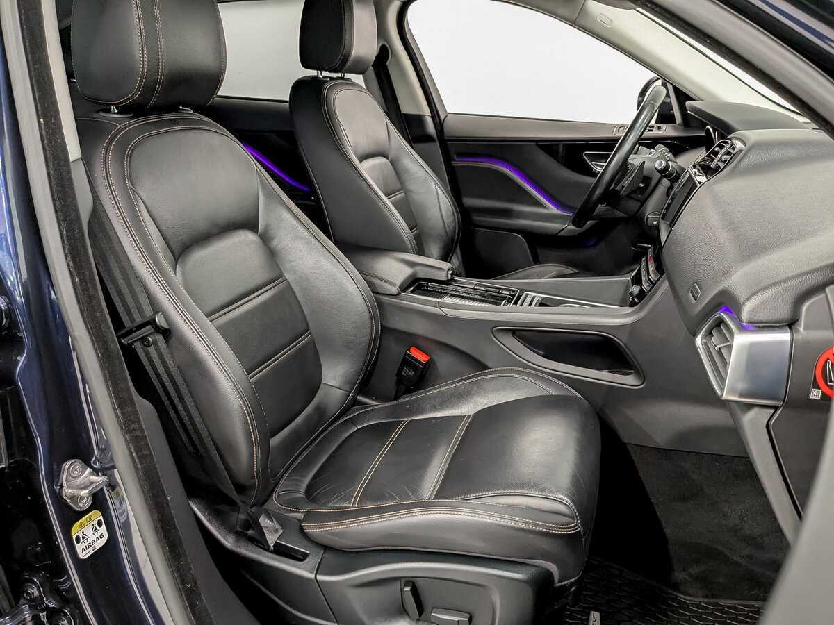 Б/У Ягуар Ф-Пэйс 2017 года. Фото: #23