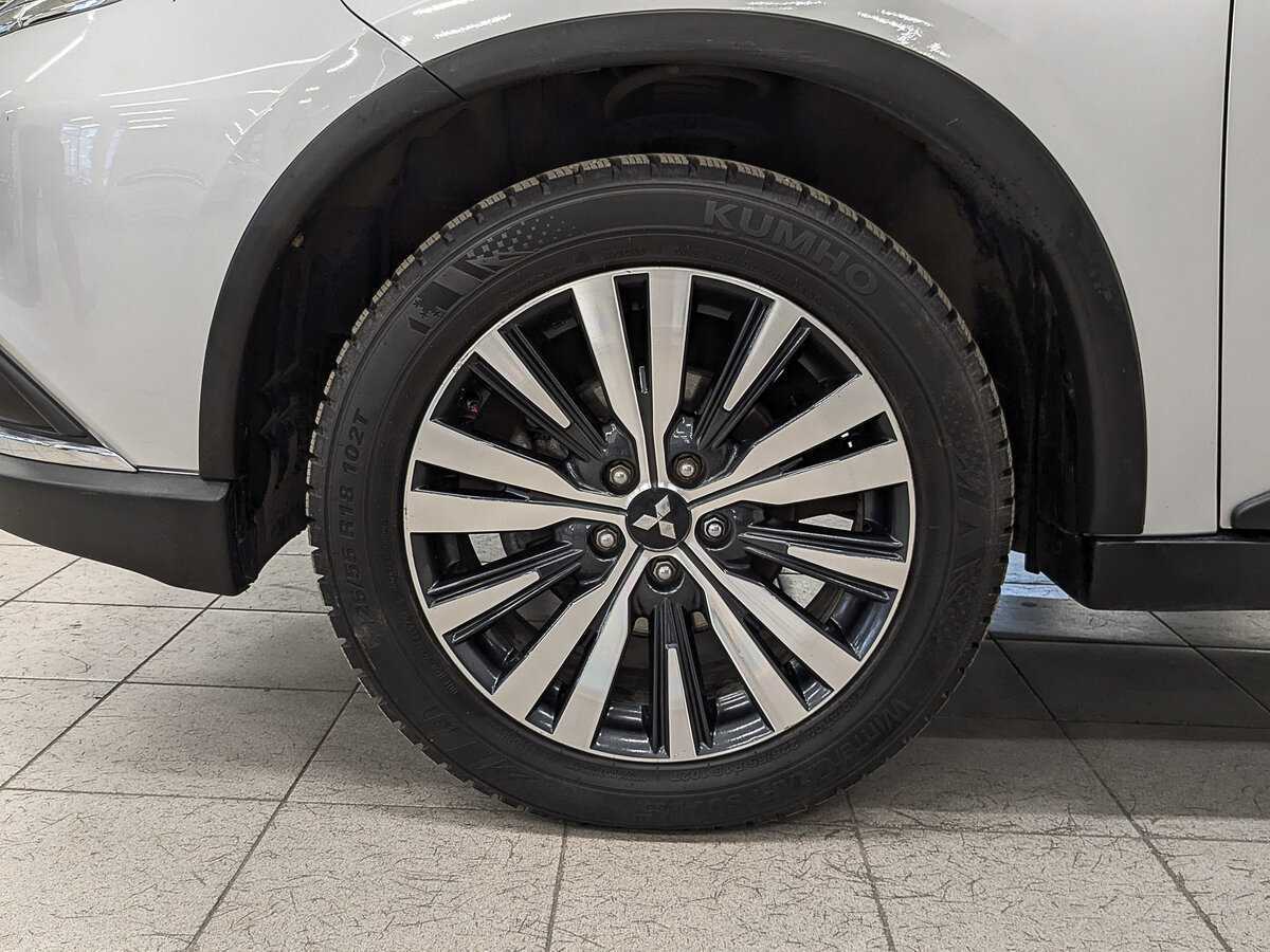 Б/У Митсубиши Оутлэндер 2020 года. Фото: #11