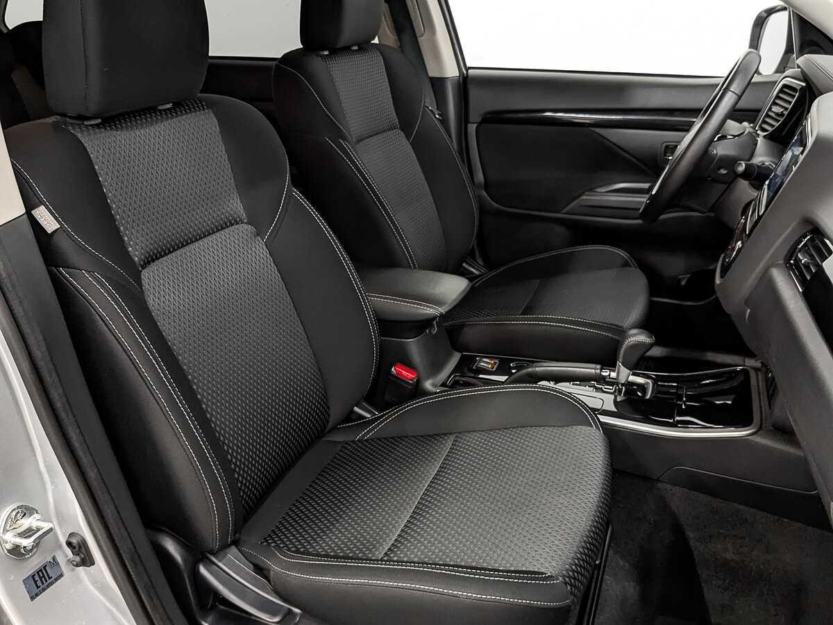 Б/У Митсубиши Оутлэндер 2020 года. Фото: #22