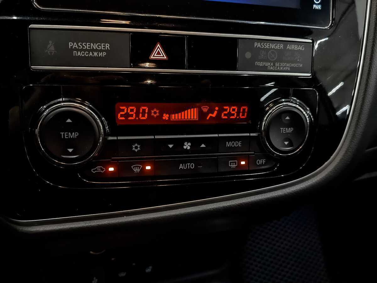 Б/У Митсубиши Оутлэндер 2020 года. Фото: #24