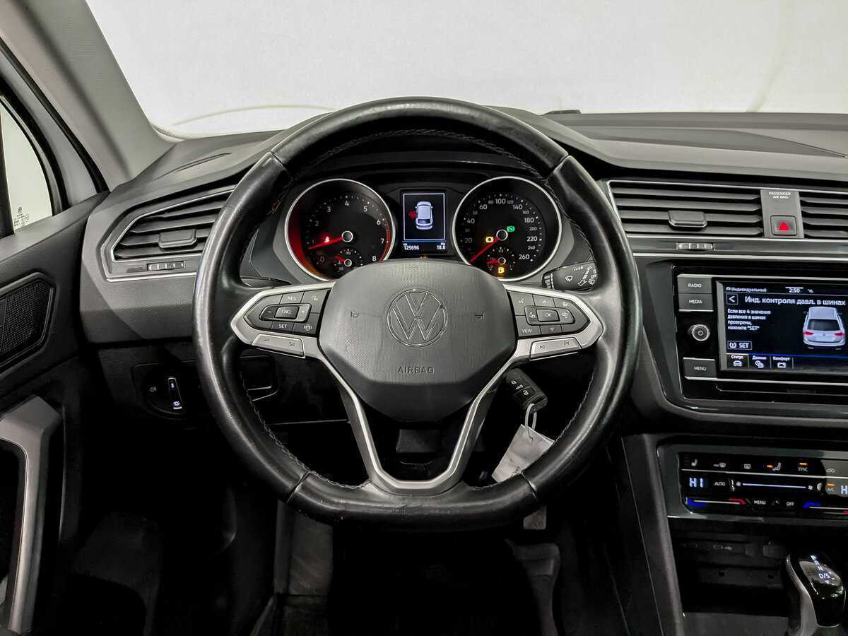 Б/У Фольксваген Тигуан 2021 года. Фото: #20