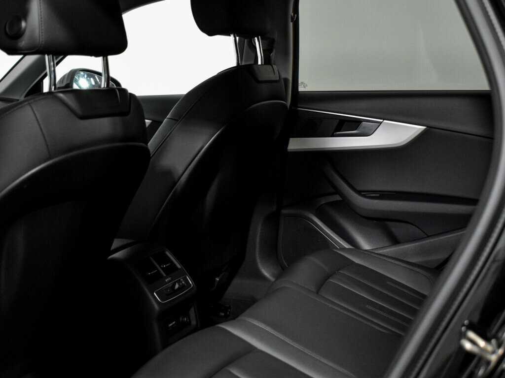 Б/У Ауди А4 2020 года. Фото: #11