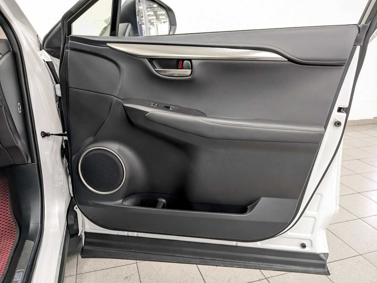 Б/У Лексус Н-Икс 2019 года. Фото: #22