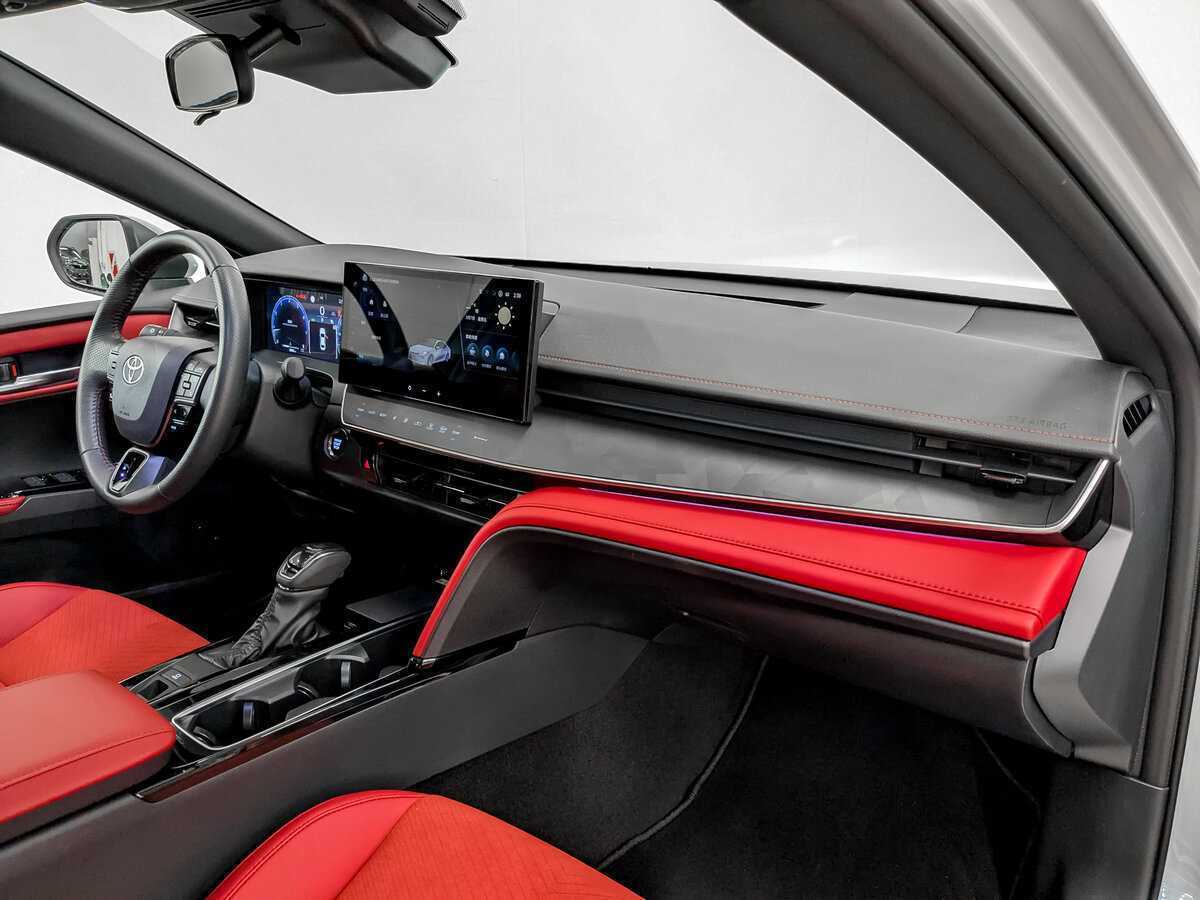 Б/У Тойота Камри 2024 года. Фото: #10