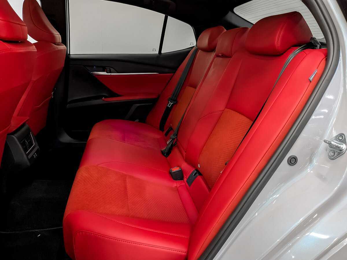 Б/У Тойота Камри 2024 года. Фото: #11