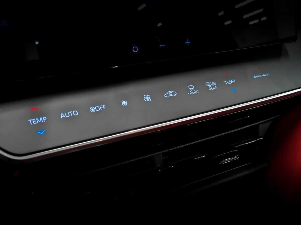 Б/У Тойота Камри 2024 года. Фото: #23