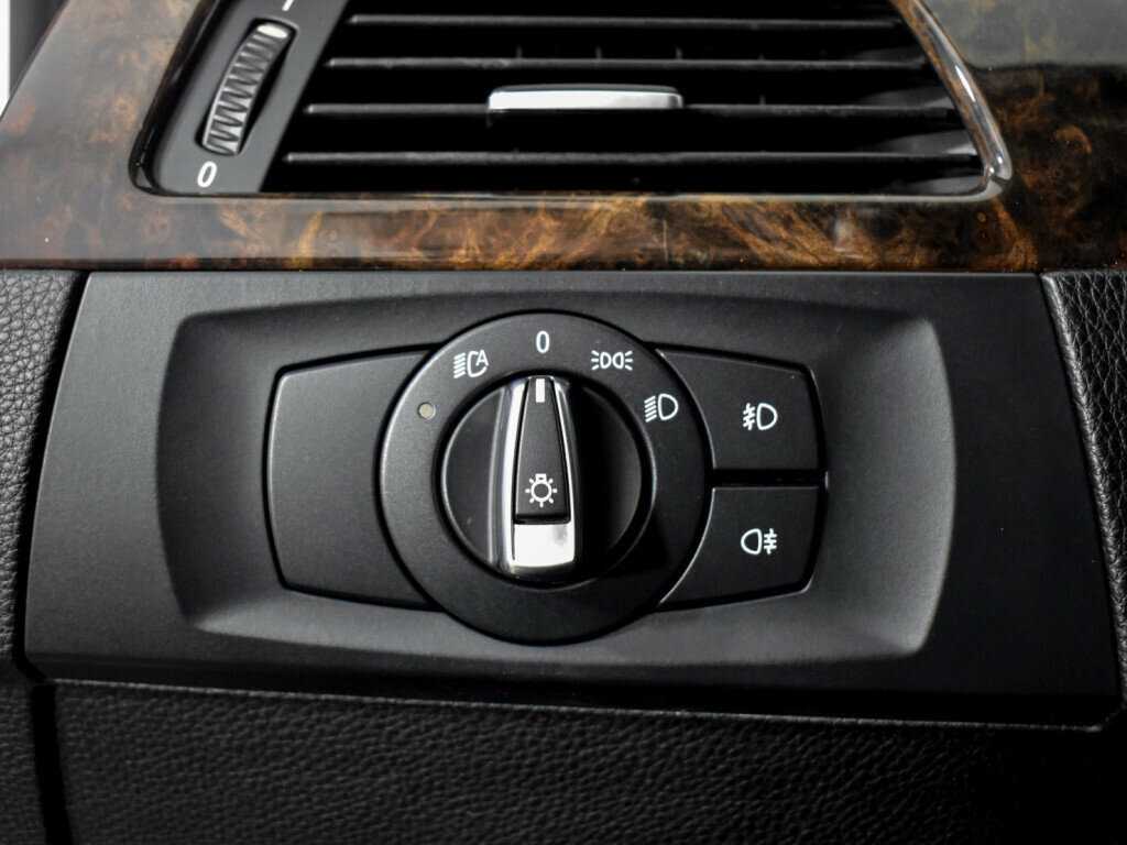 Б/У БМВ 3 серии 2009 года. Фото: #8