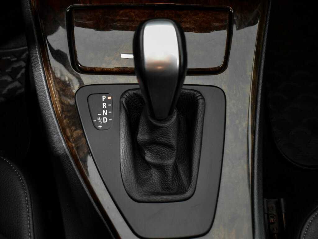 Б/У БМВ 3 серии 2009 года. Фото: #9