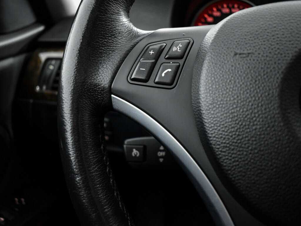 Б/У БМВ 3 серии 2009 года. Фото: #15