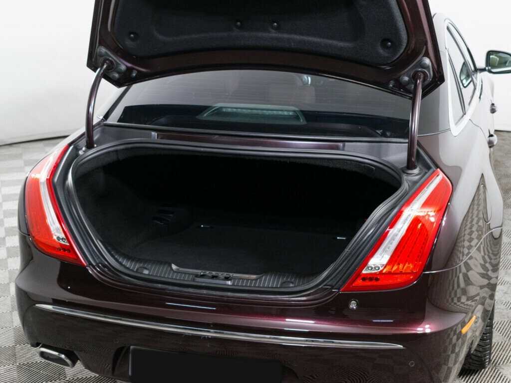 Jaguar XJ 2010 года с пробегом. Фото: #6