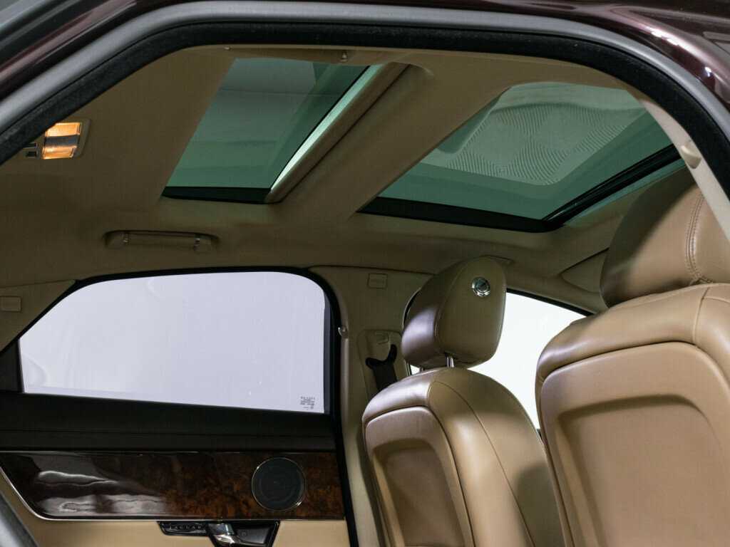 Jaguar XJ 2010 года с пробегом. Фото: #12