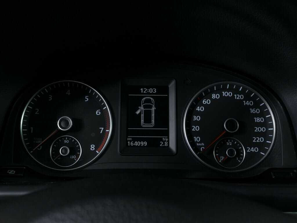 Б/У Фольксваген Туран 2011 года. Фото: #10