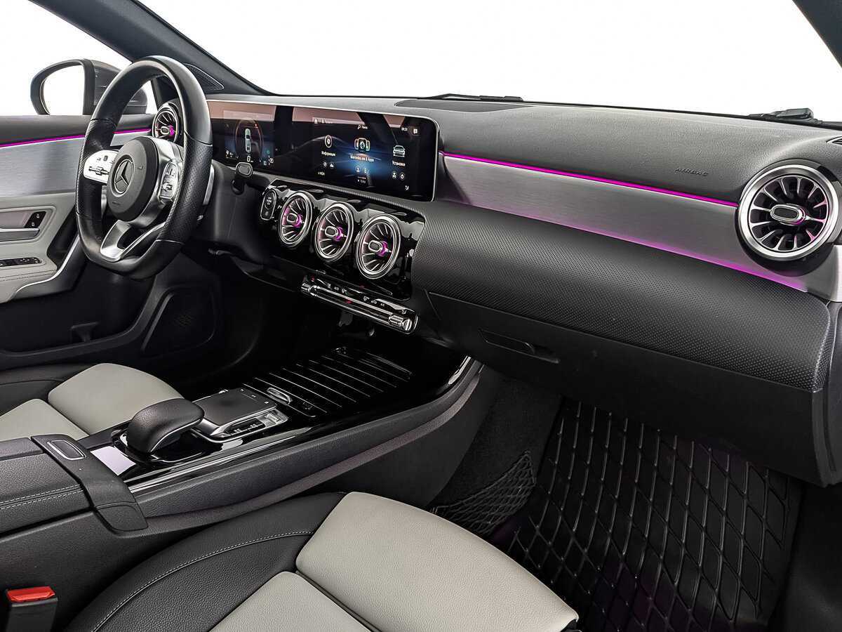 Б/У Мерседес-Бенц А-Класс 2019 года. Фото: #12