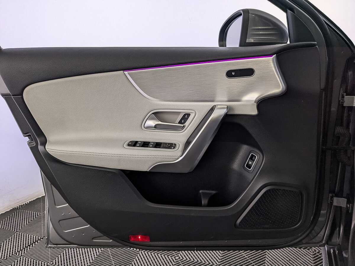 Б/У Мерседес-Бенц А-Класс 2019 года. Фото: #18