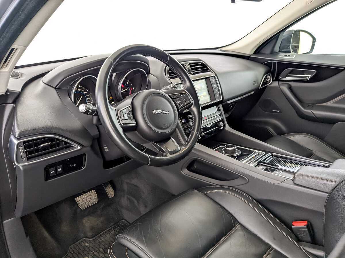 Б/У Ягуар Ф-Пэйс 2016 года. Фото: #15