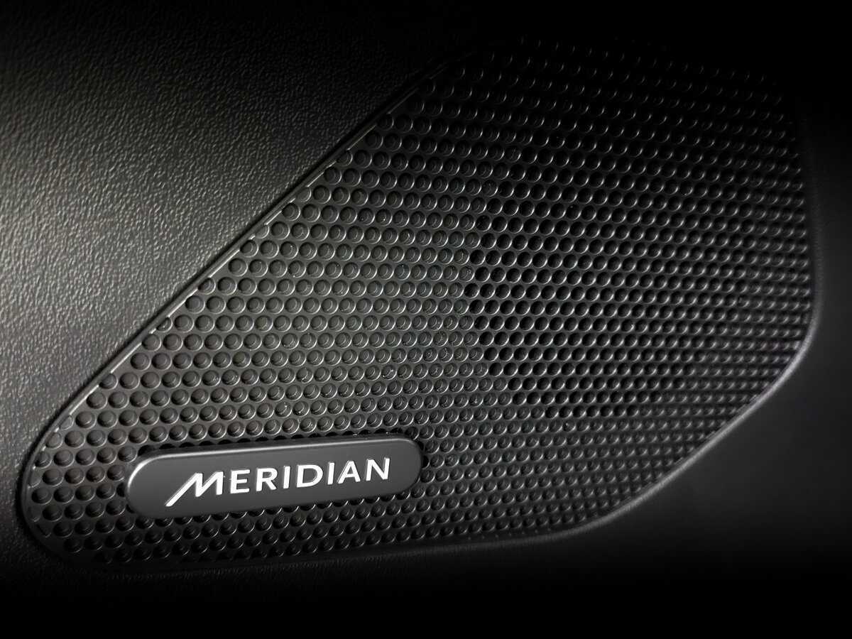 Б/У Ягуар Ф-Пэйс 2016 года. Фото: #26