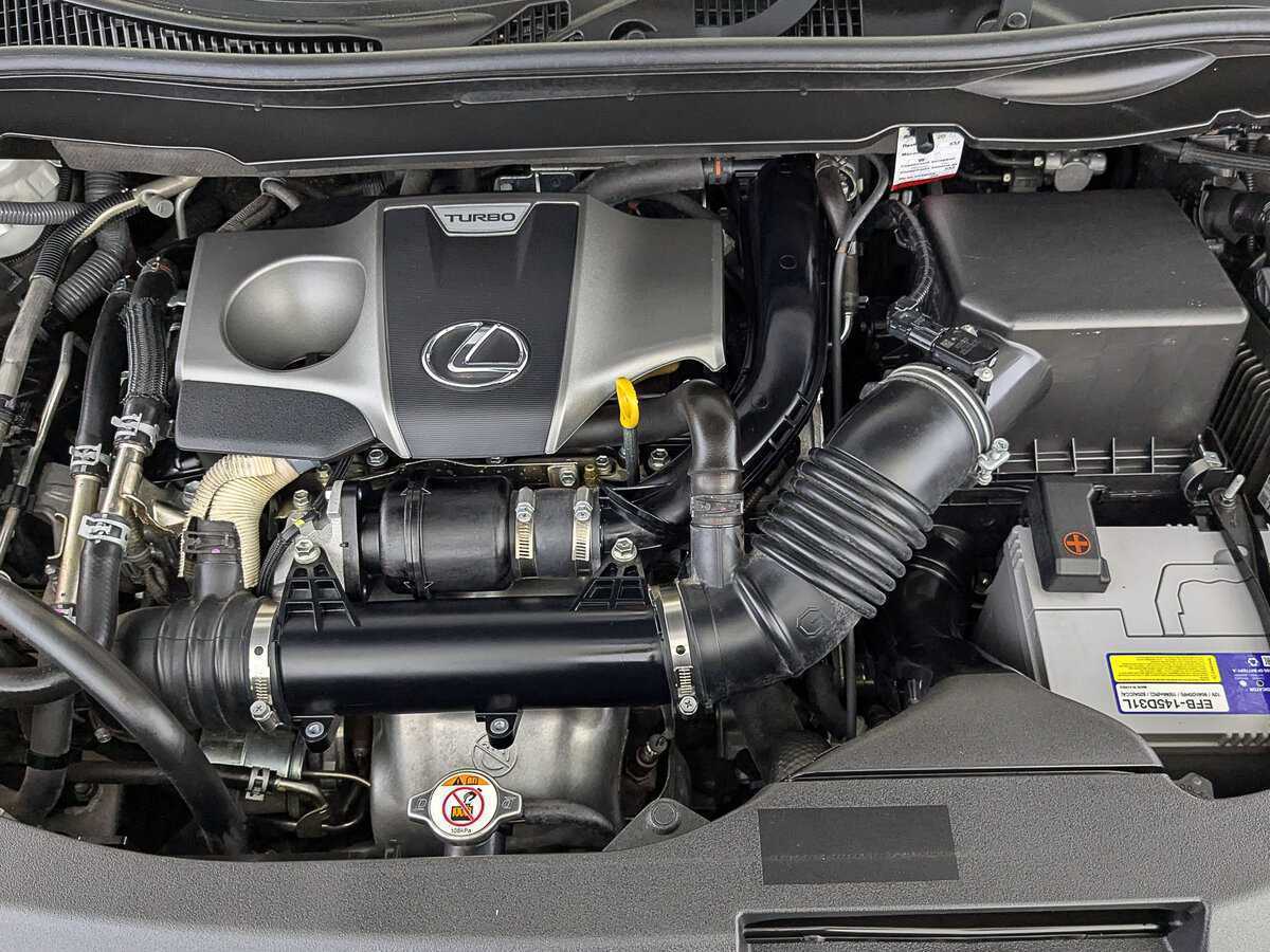 Б/У Лексус Р-Икс 2017 года. Фото: #8