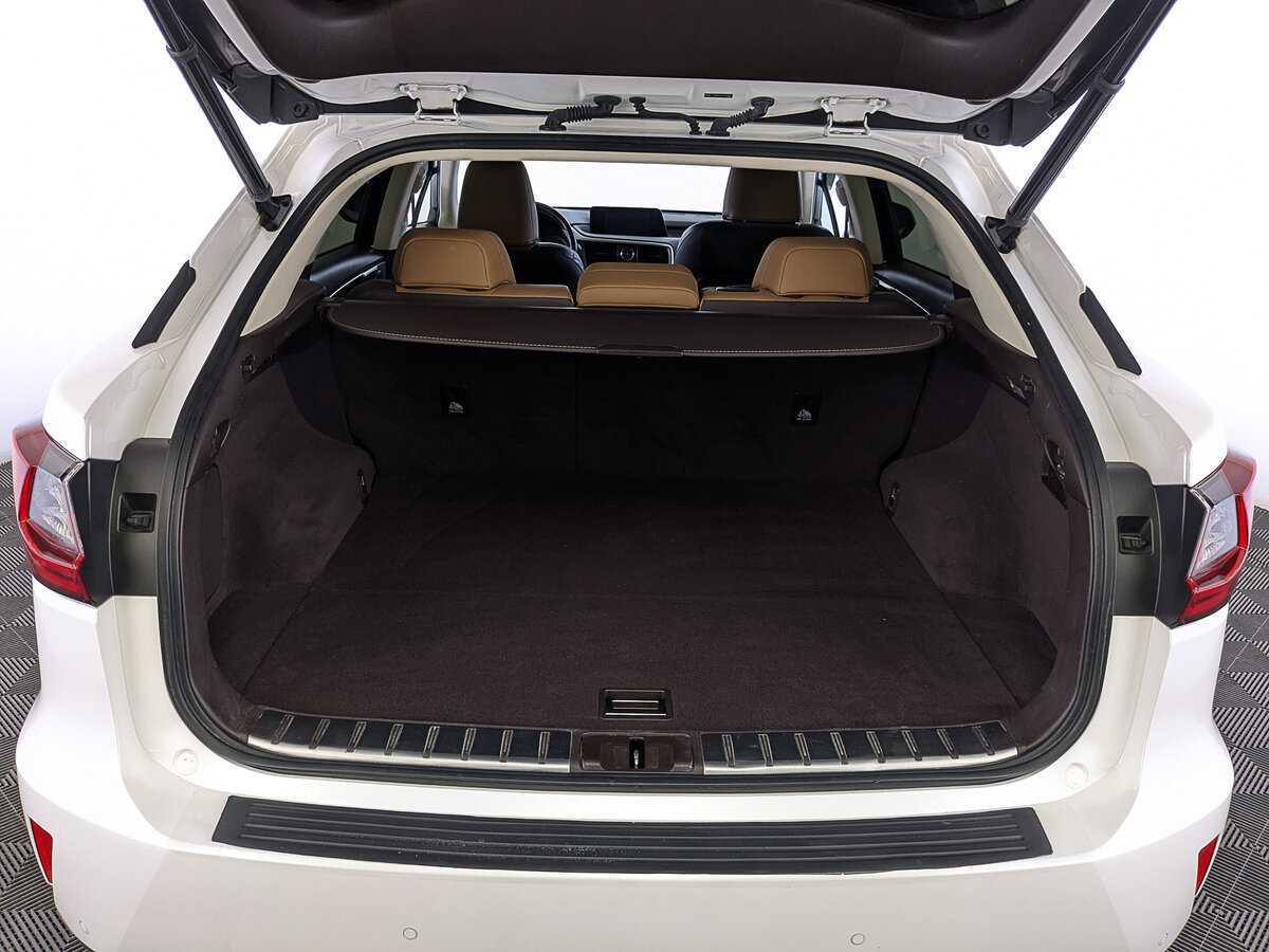 Б/У Лексус Р-Икс 2017 года. Фото: #9