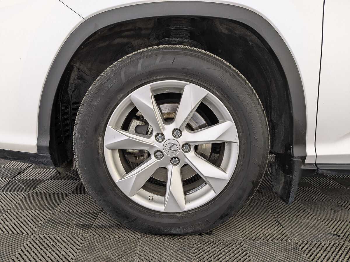 Б/У Лексус Р-Икс 2017 года. Фото: #11