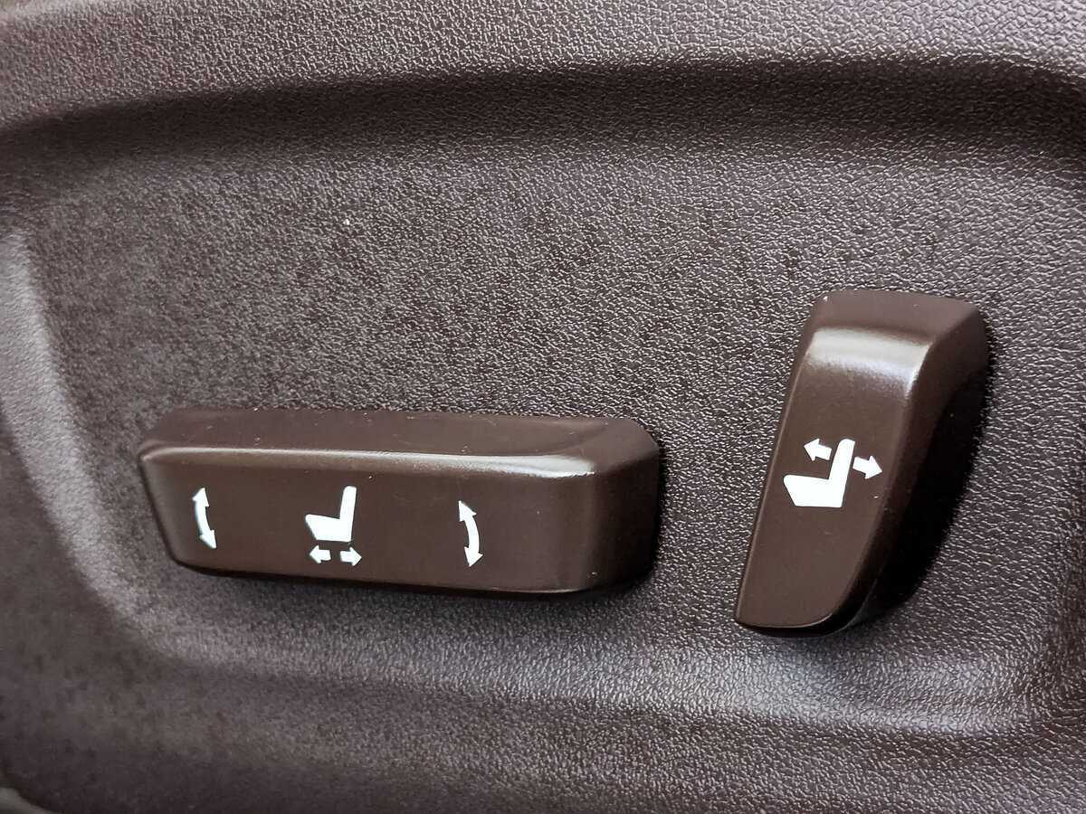 Б/У Лексус Р-Икс 2017 года. Фото: #25