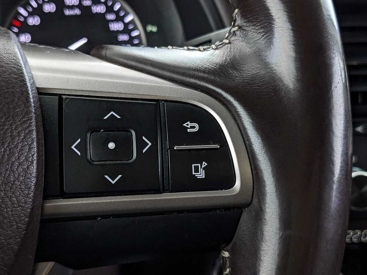 Б/У Лексус Р-Икс 2017 года. Фото: #28