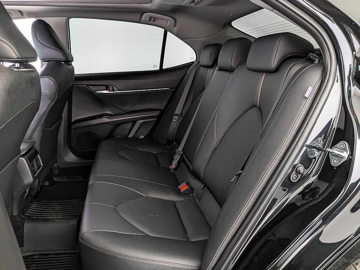 Б/У Тойота Камри 2023 года. Фото: #17