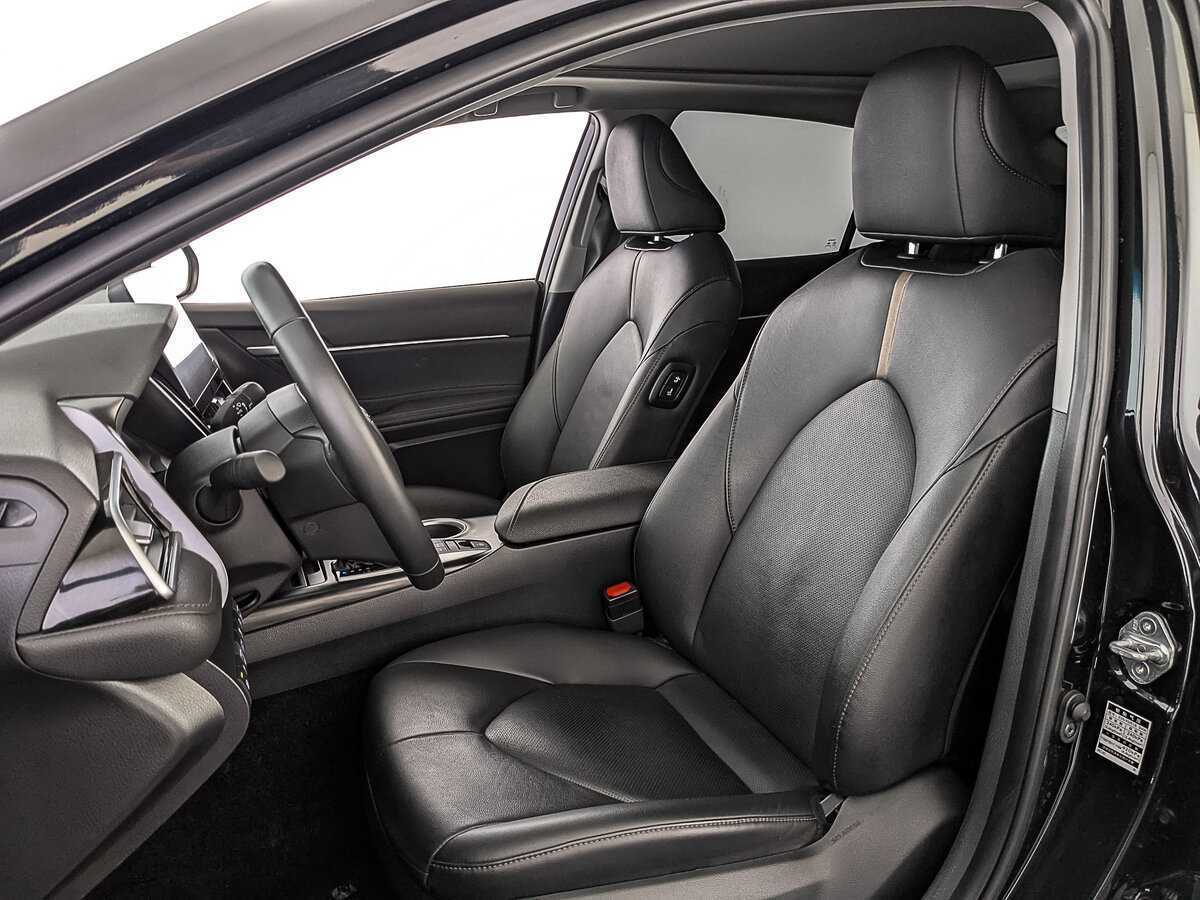 Б/У Тойота Камри 2023 года. Фото: #19