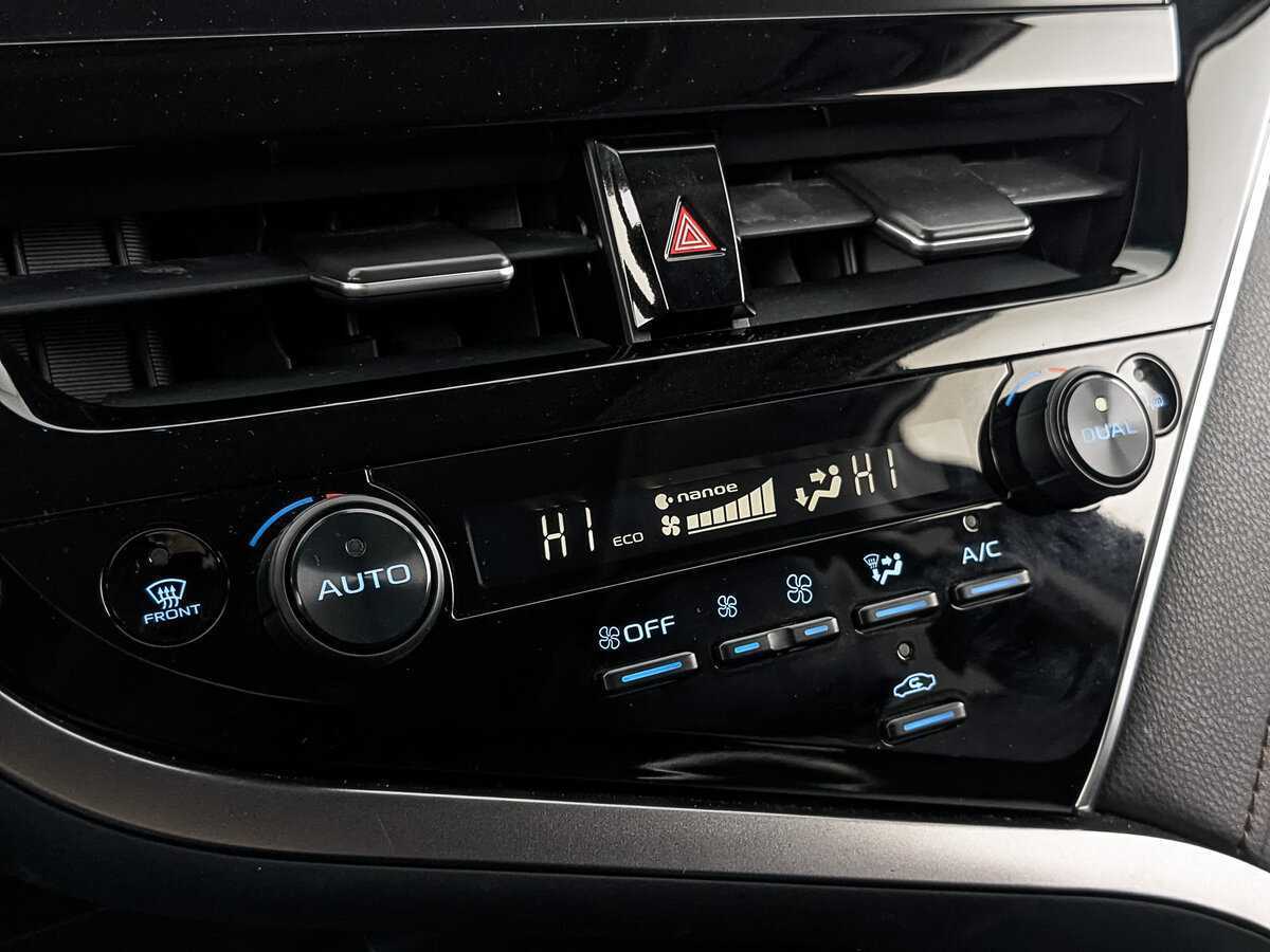 Б/У Тойота Камри 2023 года. Фото: #20