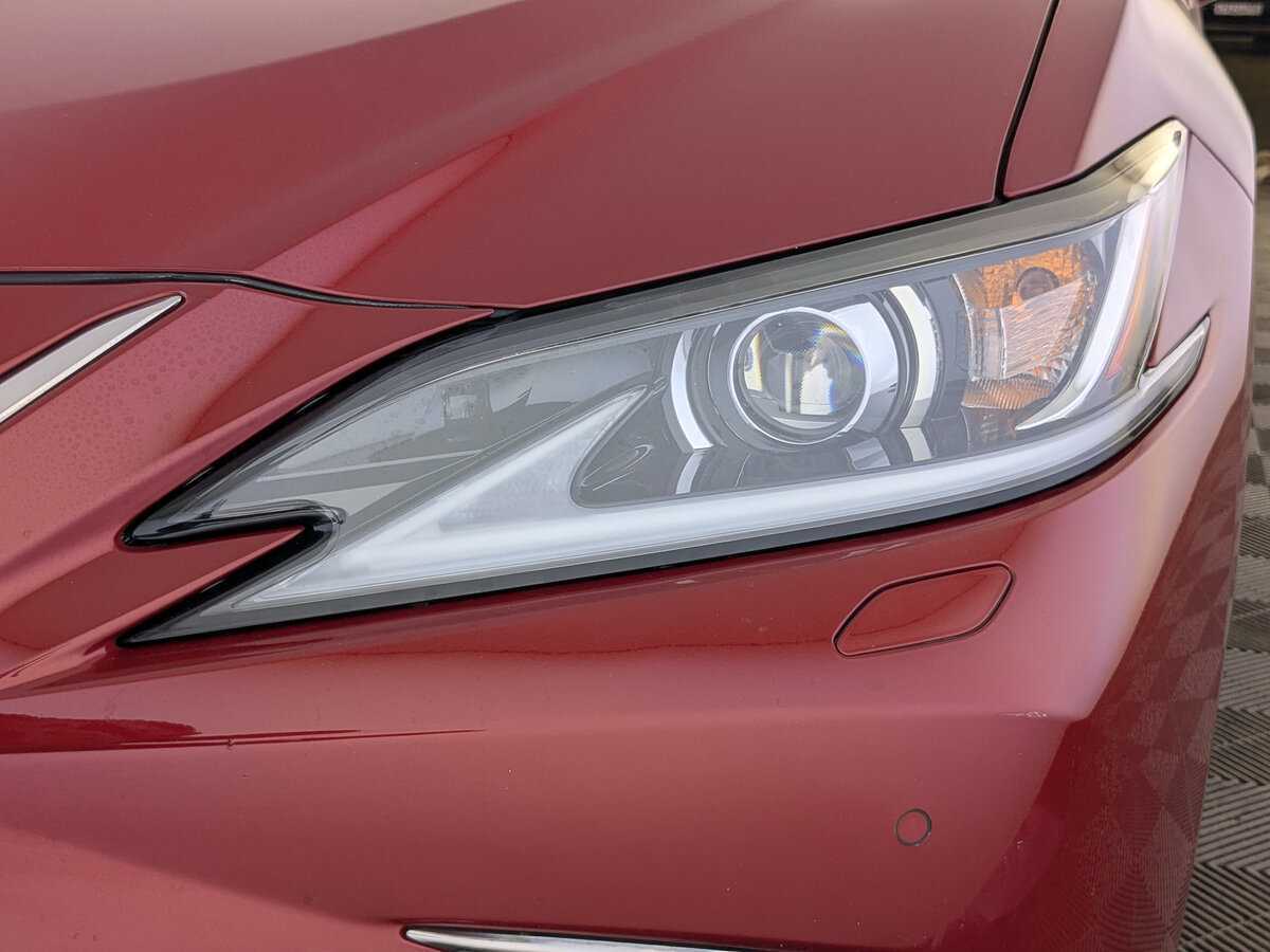 Б/У Лексус ЕС 2020 года. Фото: #10