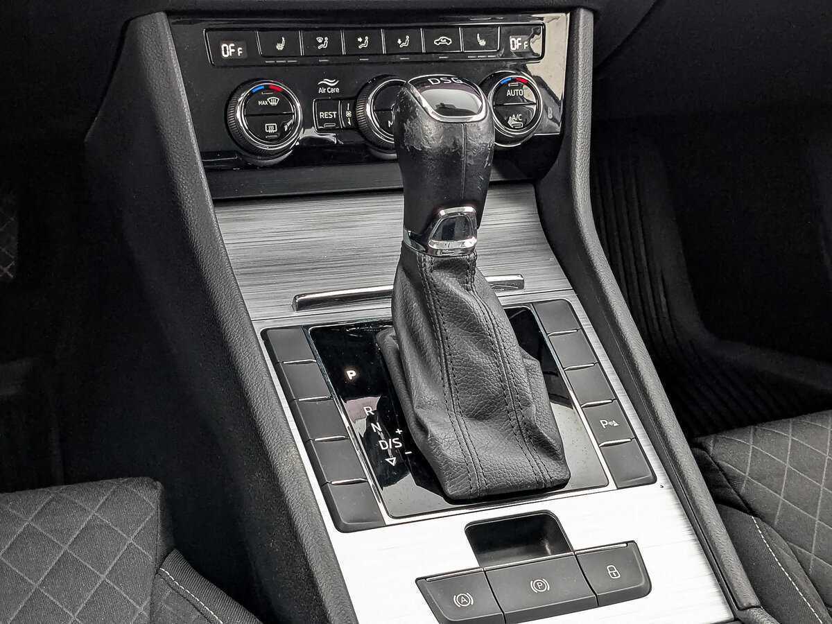 Б/У Шкода Суперб 2021 года. Фото: #22