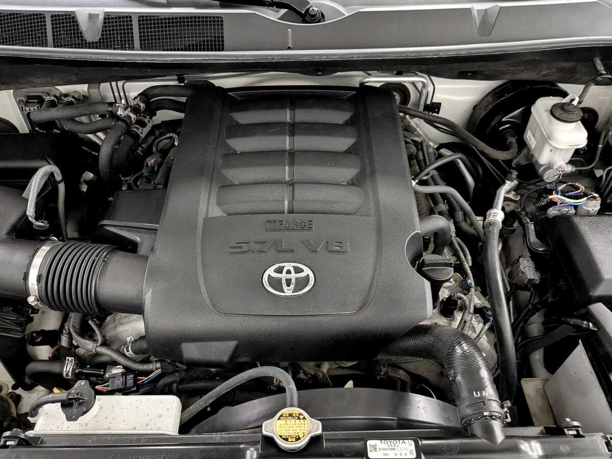 Б/У Тойота Sequoia 2013 года. Фото: #8