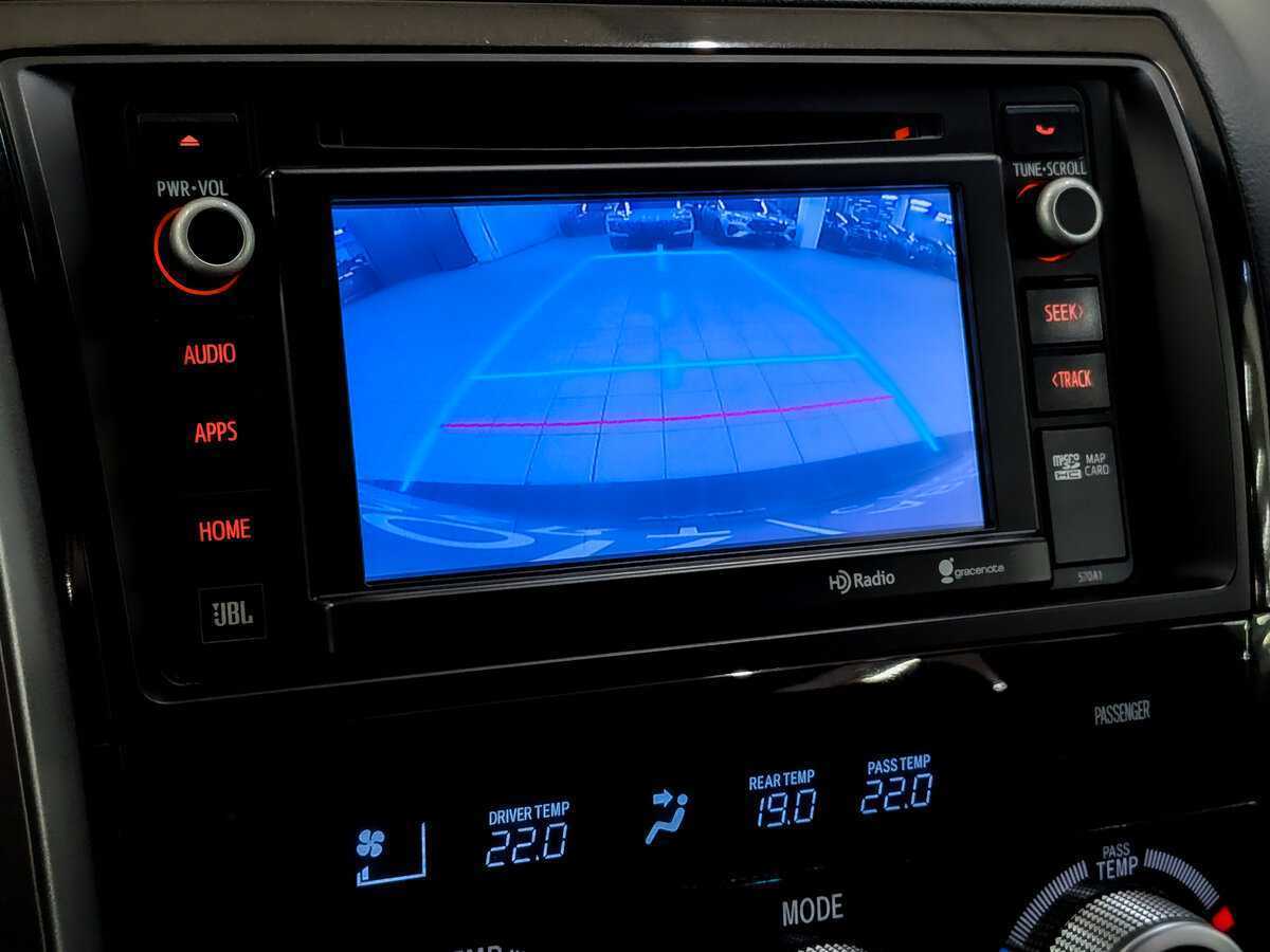 Б/У Тойота Sequoia 2013 года. Фото: #26