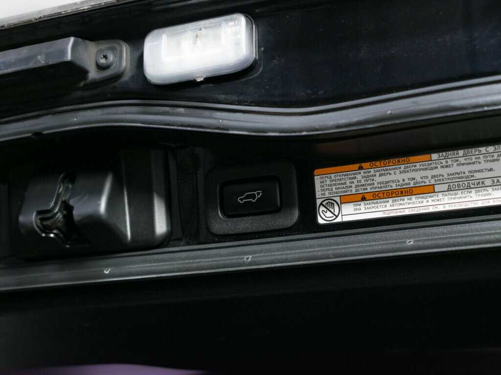 Б/У Тойота Лэнд Крузер 2019 года. Фото: #5