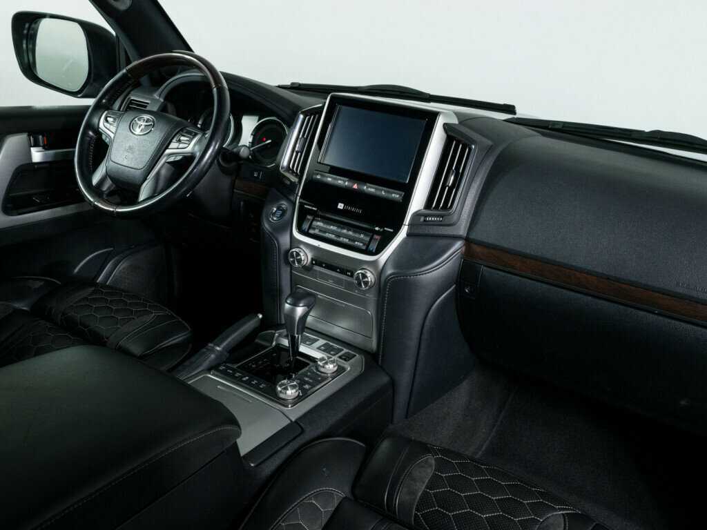 Б/У Тойота Лэнд Крузер 2019 года. Фото: #6