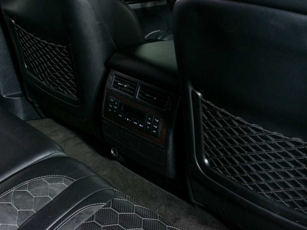 Б/У Тойота Лэнд Крузер 2019 года. Фото: #10