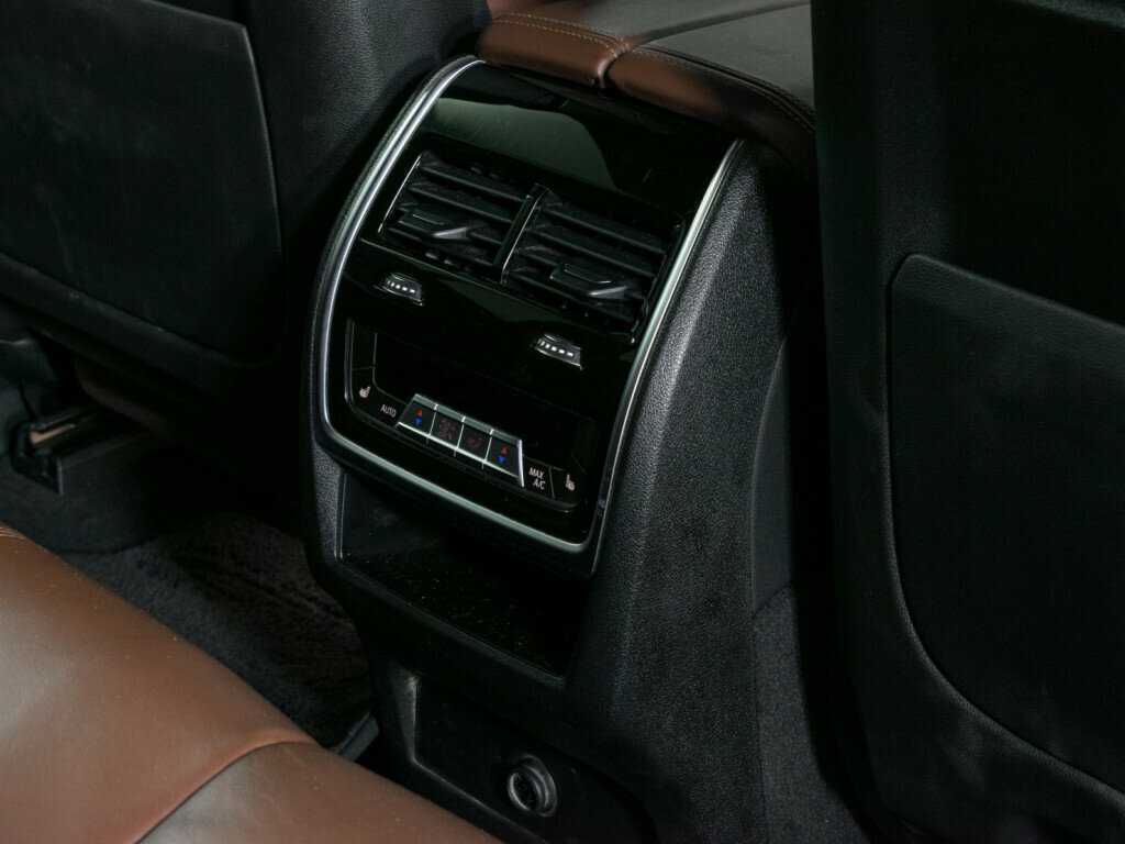 Б/У БМВ Икс5 2020 года. Фото: #11