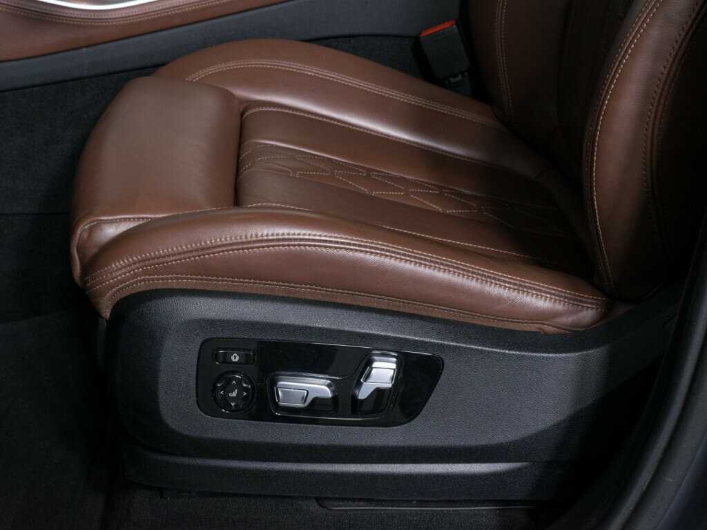 Б/У БМВ Икс5 2020 года. Фото: #16