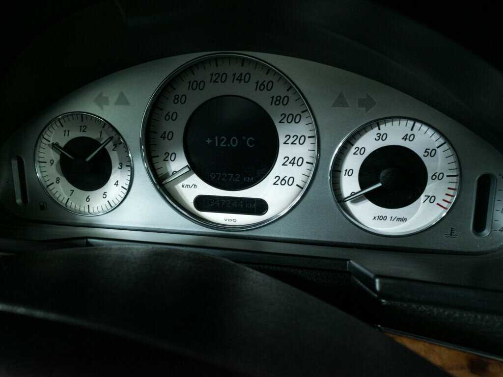 Б/У Мерседес-Бенц Е-Класс 2007 года. Фото: #10