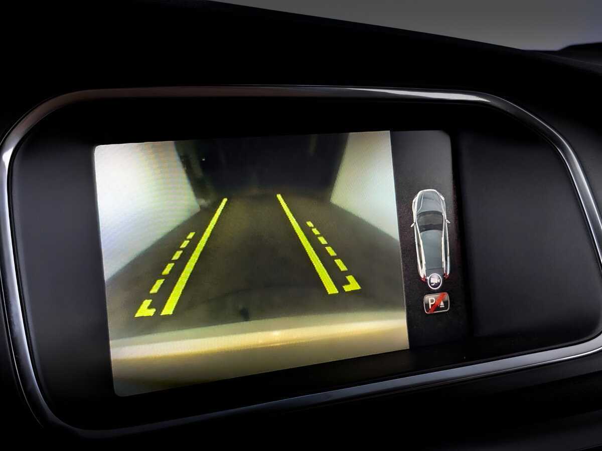 Б/У Вольво V40 2018 года. Фото: #25