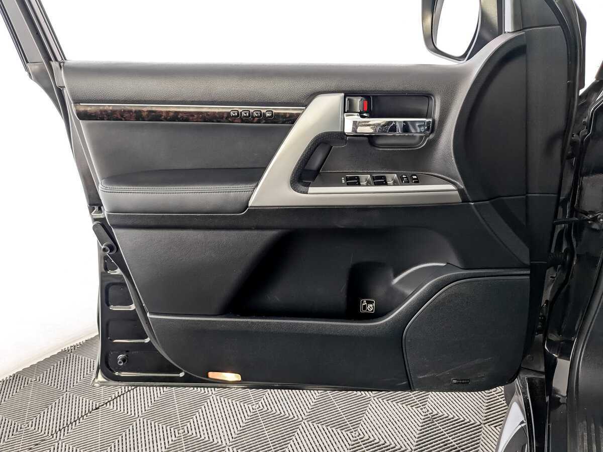 Б/У Тойота Лэнд Крузер 2015 года. Фото: #18