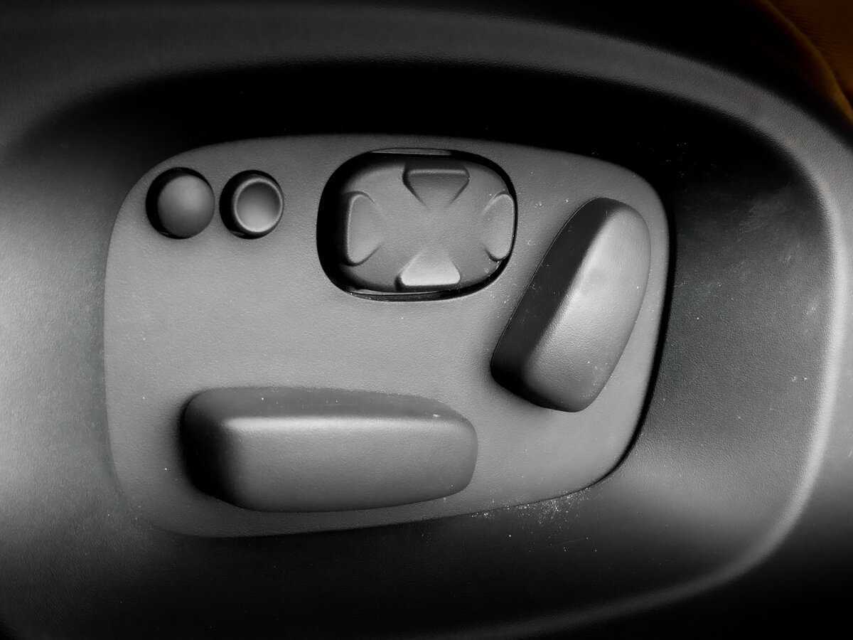 Б/У Лэнд Ровер Рэнж Ровер Спорт 2014 года. Фото: #20