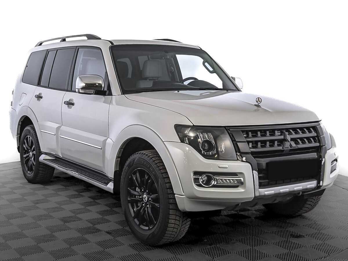 Б/У Митсубиши Паджеро 2019 года. Фото: #2