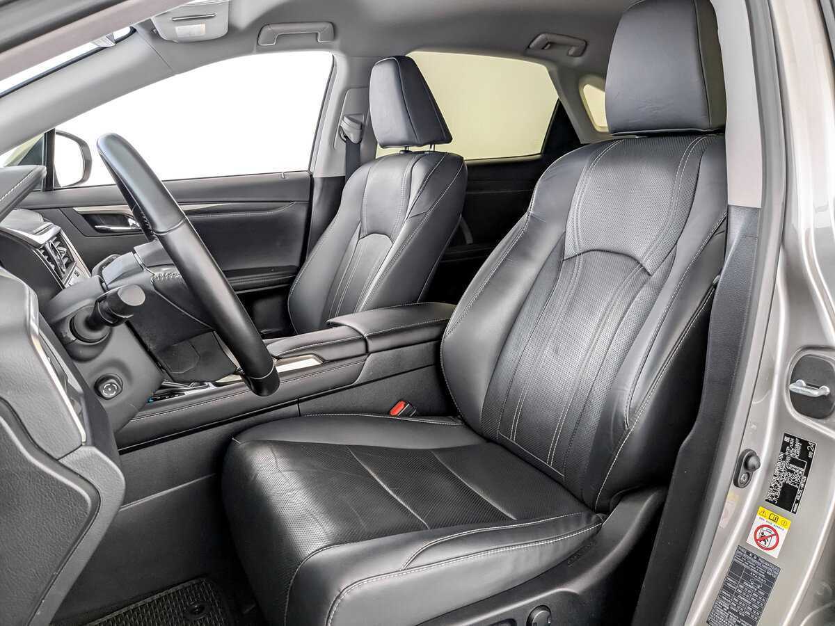 Б/У Лексус Р-Икс 2019 года. Фото: #19