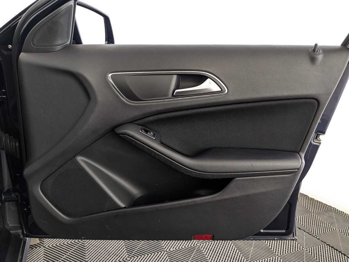 Б/У Мерседес-Бенц ГЛА 2018 года. Фото: #24