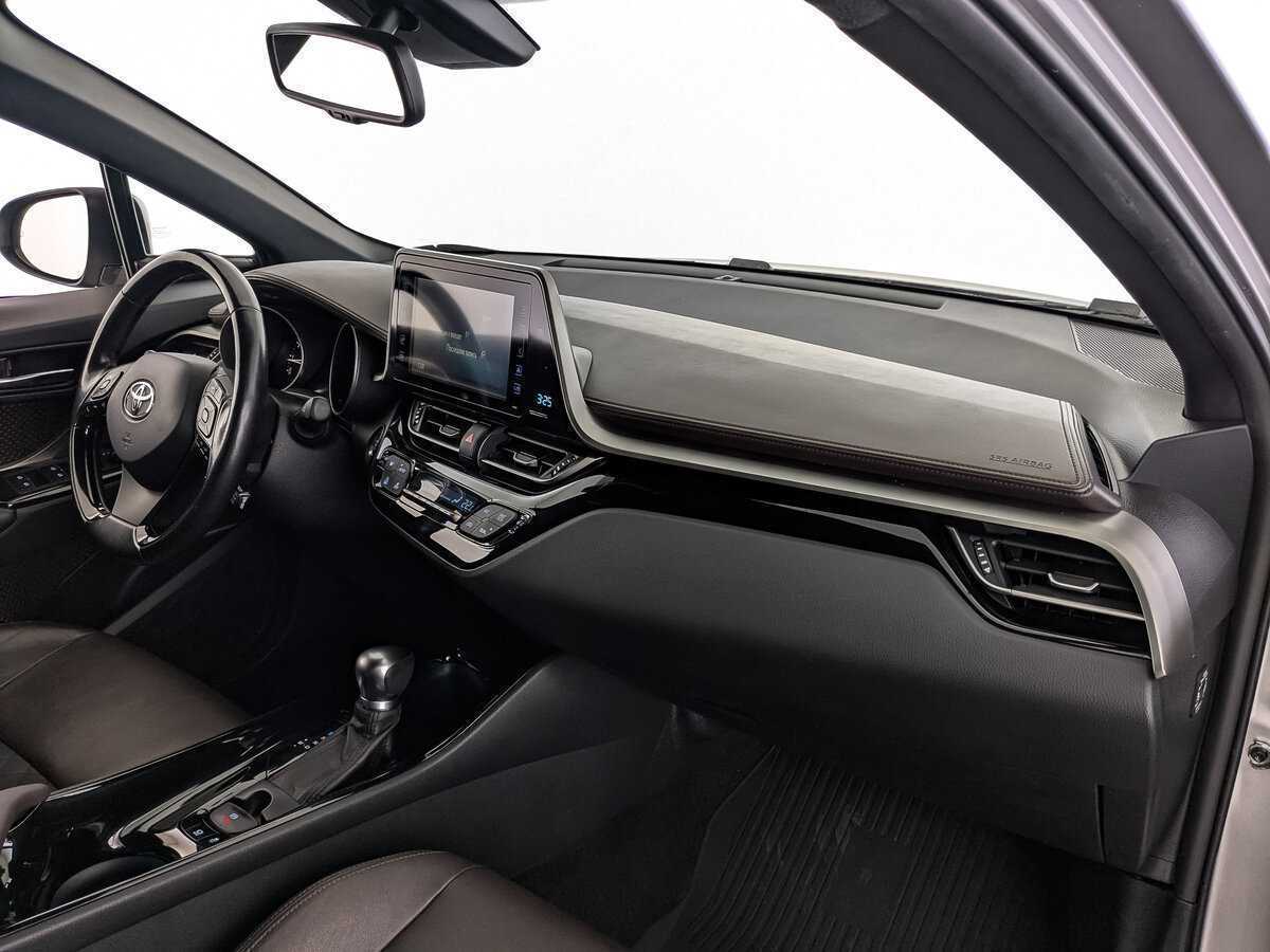 Б/У Тойота Ц-ШР 2017 года. Фото: #12