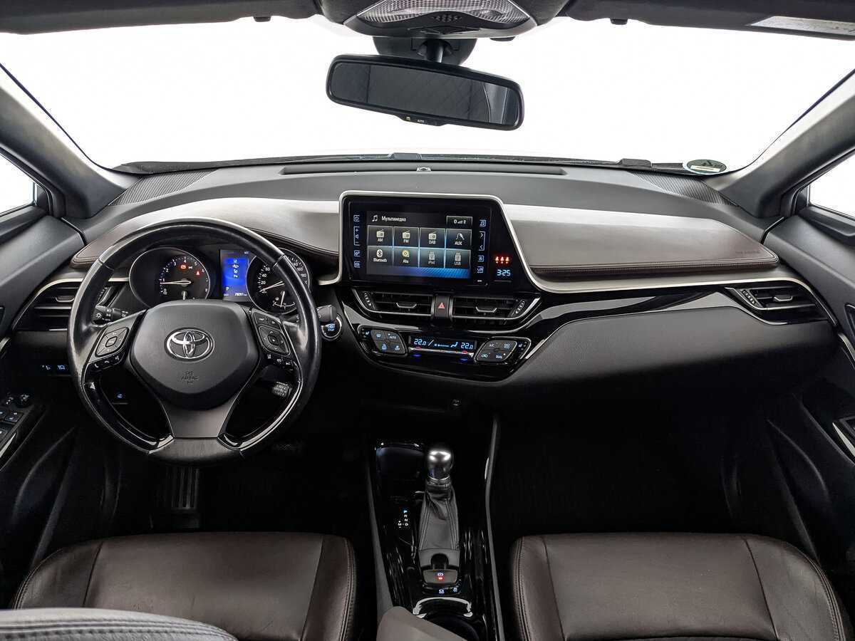 Б/У Тойота Ц-ШР 2017 года. Фото: #13