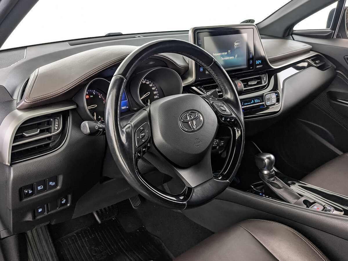 Б/У Тойота Ц-ШР 2017 года. Фото: #14